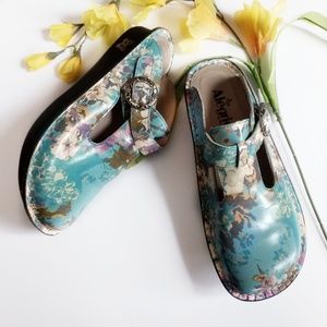 ALEGRIA leather floral clogs size 39